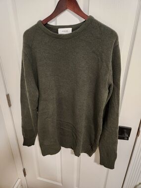 ANIAN Olive Crewneck Knit Sweater